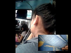 TOCANDO NALGAS OYENDO MUSCIA UNIVERSITARIA BUS